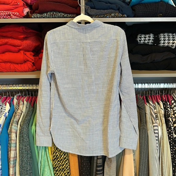 GAP white/blue striped long sleeve pop over button down shirt size XS - Picture 3 of 3